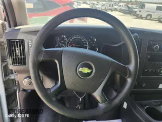 2012 Chevrolet Express Cargo z VIN 1GCSGAFX3C1175680, wystawiony jako IAAI lot #42404040 z przebiegiem 259 715 mil mil oraz . Historia ofert i sprzedaży dostępna na DreamBid. Obrazek 1.