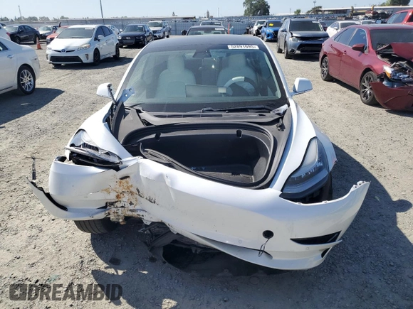2020 Tesla Model 3 Standard Range Plus z VIN 5YJ3E1EA5LF741093, wystawiony jako Copart lot #52891695 z przebiegiem 59 168 mil mil oraz Szkoda całkowita • Salvage title. Historia ofert i sprzedaży dostępna na DreamBid. Obrazek 5.