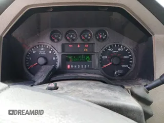 2008 Ford F-250 XL z VIN 1FTNF20508EB07382, wystawiony jako IAAI lot #42521031 z przebiegiem 123 755 mil mil oraz . Historia ofert i sprzedaży dostępna na DreamBid. Obrazek 31.