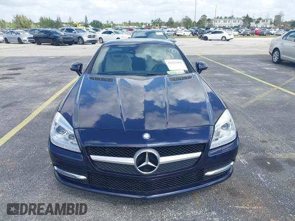 2013 Mercedes-Benz SLK 350 z VIN WDDPK5HA8DF054593, wystawiony jako IAAI lot #41821009 z przebiegiem 148 571 mil mil oraz . Historia ofert i sprzedaży dostępna na DreamBid. Obrazek 6.