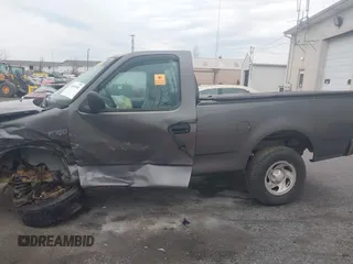 2004 Ford F-150 XL с VIN 2FTRF172X4CA89139, выставлен на аукционе IAAI как лот 42038181 с пробегом Не указан миль и . История ставок и продаж доступна на DreamBid. Изображение 14.