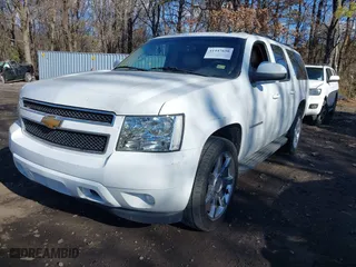 2010 Chevrolet Suburban LT with VIN 1GNUKJE36AR132205, listed as a IAAI auction lot 41447650 with 179,151 mi miles. Bid and sale history available at carsss.com. Image 6.