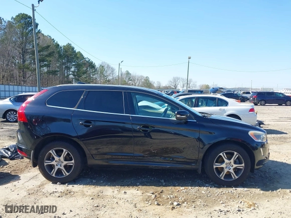 2015 Volvo XC60 T6 Drive-E Platinum with VIN YV449MDM5F2682413, listed as a IAAI auction lot 41791339 with 145,939 mi miles. Bid and sale history available at carsss.com. Image 13.