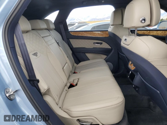2022 Bentley Bentayga V8 z VIN SJAAM2ZV9NC016403, wystawiony jako Copart lot #51584975 z przebiegiem 4 462 mil mil oraz Szkoda całkowita • Salvage title. Historia ofert i sprzedaży dostępna na DreamBid. Obrazek 11.