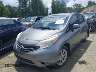 2014 Nissan Note S Plus z VIN 3N1CE2CP3EL351811, wystawiony jako IAAI lot #42528211 z przebiegiem 104 608 mil mil oraz . Historia ofert i sprzedaży dostępna na DreamBid. Obrazek 2.