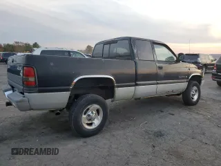 1999 Dodge 1500 z VIN 3B7HF12Y2XG217288, wystawiony jako Copart lot #79251774 z przebiegiem 135 893 mil mil oraz Czysty tytuł • Clean title. Historia ofert i sprzedaży dostępna na DreamBid. Obrazek 3.