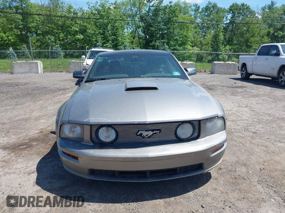 2009 Ford Mustang GT z VIN 1ZVHT82H295123520, wystawiony jako IAAI lot #42313485 z przebiegiem 153 069 mil mil oraz . Historia ofert i sprzedaży dostępna na DreamBid. Obrazek 13.