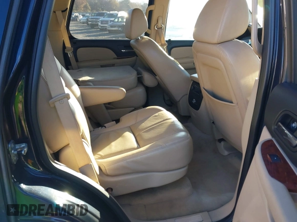 2008 Chevrolet Tahoe 1LT z VIN 1GNFC13J18J107597, wystawiony jako IAAI lot #38245407 z przebiegiem 152 950 mil mil oraz . Historia ofert i sprzedaży dostępna na DreamBid. Obrazek 8.