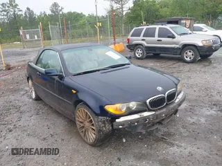 2004 BMW 3 Series 325Ci with VIN WBABW33404PL33722, listed as a IAAI auction lot 42107847 with 88,883 mi miles. Bid and sale history available at carsss.com. Image 1.
