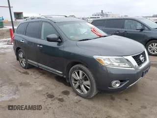 2014 Nissan Pathfinder SV with VIN 5N1AR2MM6EC712100, listed as a IAAI auction lot 41383321 with 163,838 mi miles. Bid and sale history available at carsss.com. Image 1.