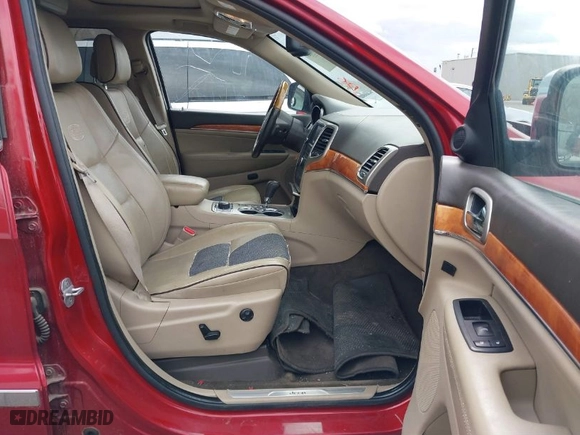2011 Jeep Grand Cherokee Overland with VIN 1J4RR6GT6BC605300, listed as a IAAI auction lot 41504528 with 204,412 mi miles. Bid and sale history available at carsss.com. Image 5.