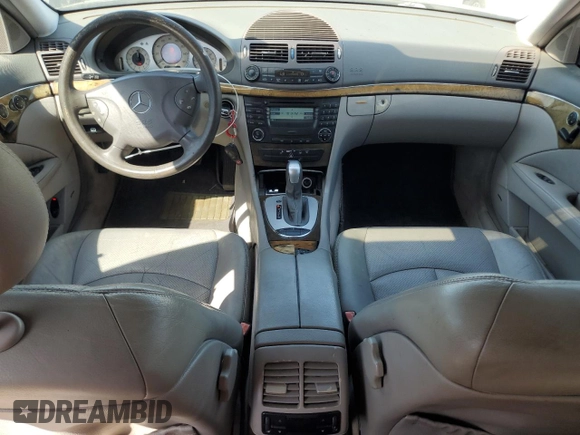 2003 Mercedes-Benz E 500 z VIN WDBUF70J63A290744, wystawiony jako Copart lot #58621995 z przebiegiem 124 631 mil mil oraz Czysty tytuł • Clean title. Historia ofert i sprzedaży dostępna na DreamBid. Obrazek 8.