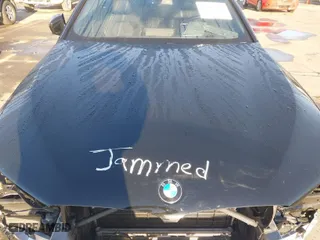 2019 BMW 5 Series 530e iPerformance with VIN WBAJA9C56KB398686, listed as a IAAI auction lot 41507090 with 64,395 mi miles. Bid and sale history available at carsss.com. Image 10.