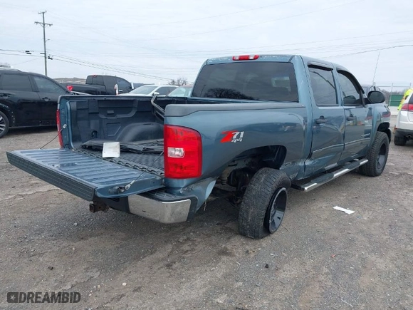 2010 Chevrolet Silverado 1500 LT with VIN 3GCRKSE38AG195486, listed as a IAAI auction lot 41589217 with 188,736 mi miles. Bid and sale history available at carsss.com. Image 4.