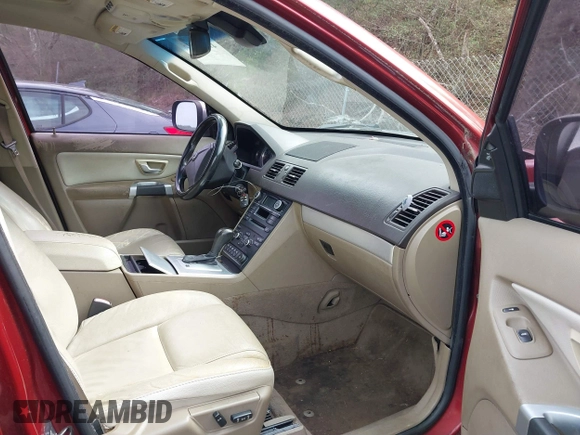 2013 Volvo XC90 Premier Plus with VIN YV4952CY7D1646512, listed as a IAAI auction lot 41448915 with 138,640 mi miles. Bid and sale history available at carsss.com. Image 5.