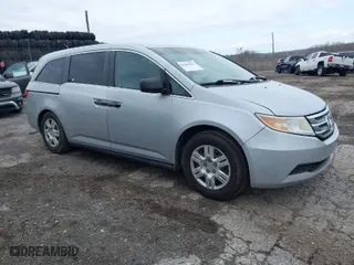 2011 Honda Odyssey LX with VIN 5FNRL5H23BB098561, listed as a IAAI auction lot 41888359 with 162,288 mi miles. Bid and sale history available at carsss.com. Image 1.