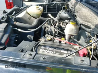 2003 Dodge 1500 ST z VIN 1D7HU18Z83J546274, wystawiony jako IAAI lot #42810953 z przebiegiem 152 372 mil mil oraz . Historia ofert i sprzedaży dostępna na DreamBid. Obrazek 17.