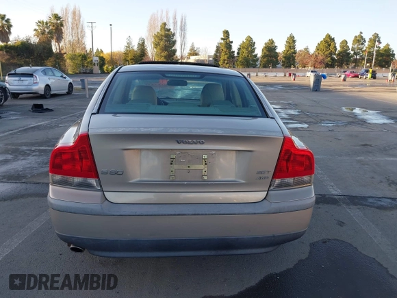 2004 Volvo S60 with VIN YV1RH59H842343519, listed as a IAAI auction lot 41004041 with 197,498 mi miles. Bid and sale history available at carsss.com. Image 16.