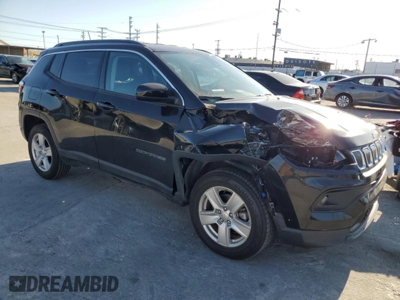 2022 Jeep Compass Latitude with VIN 3C4NJDBB6NT151038, listed as a Copart auction lot 46292775 with 29,912 mi miles and Salvage Title. Bid and sale history available at DreamBid. Image 4.