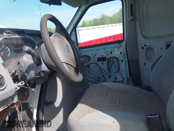 2014 Ford Econoline Cargo Commercial with VIN 1FTNS2EW2EDA83939, listed as a IAAI auction lot 42159453 with 148,947 mi miles. Bid and sale history available at carsss.com. Image 5.