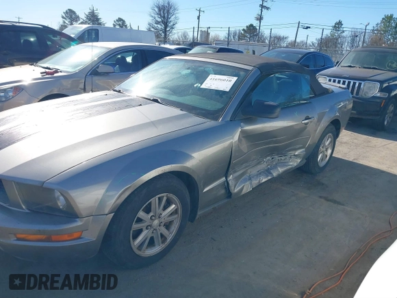 2008 Ford Mustang Deluxe with VIN 1ZVHT84N285204745, listed as a IAAI auction lot 41696010 with 204,987 mi miles and . Bid and sale history available at carsss.com. Image 6.