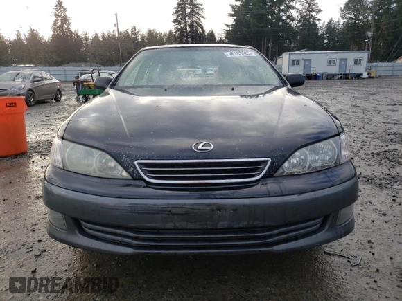 2001 Lexus ES 300 with VIN JT8BF28G015105905, listed as a Copart auction lot 46183805 with 202,449 mi miles and Salvage Title. Bid and sale history available at DreamBid. Image 5.