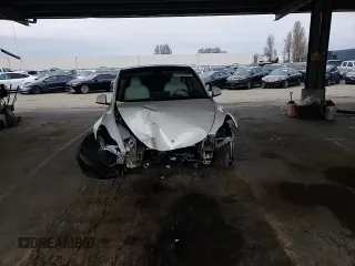 2024 Tesla Model Y z VIN 7SAYGDED2RF077262, wystawiony jako Copart lot #47797735 z przebiegiem 9 574 mil mil oraz Szkoda całkowita • Salvage title. Historia ofert i sprzedaży dostępna na DreamBid. Obrazek 10.