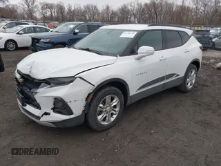 2019 Chevrolet Blazer z VIN 3GNKBBRA9KS683863, wystawiony jako IAAI lot #41716193 z przebiegiem 98 137 mil mil oraz . Historia ofert i sprzedaży dostępna na DreamBid. Obrazek 2.
