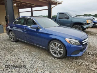 2018 Mercedes-Benz C 300 z VIN 55SWF4JB6JU240347, wystawiony jako Copart lot #55874985 z przebiegiem 101 697 mil mil oraz Szkoda całkowita • Salvage title. Historia ofert i sprzedaży dostępna na DreamBid. Obrazek 4.