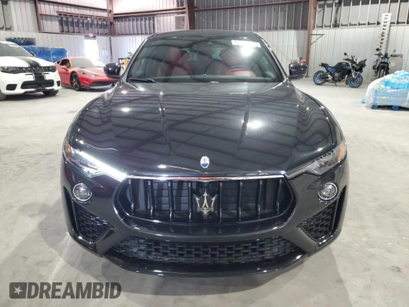 2022 Maserati Levante with VIN ZN661YUM1NX400441, listed as a Copart auction lot 84326324 with 11,966 mi miles and Salvage title. Bid and sale history available at DreamBid. Image 5.