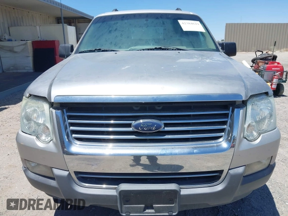 2006 Ford Explorer XLT z VIN 1FMEU63E26UA69774, wystawiony jako IAAI lot #42384629 z przebiegiem 183 795 mil mil oraz . Historia ofert i sprzedaży dostępna na DreamBid. Obrazek 6.