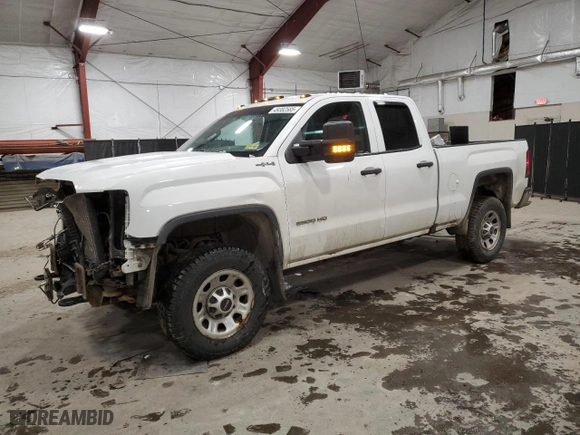 2018 GMC Sierra 2500HD with VIN 1GT22REG7JZ327375, listed as a Copart auction lot 49382585 with 129,420 mi miles and Salvage Title. Bid and sale history available at carsss.com. Image 1.