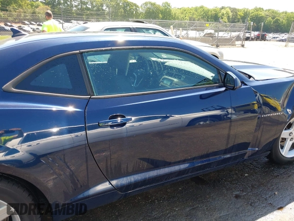 2012 Chevrolet Camaro 1LT z VIN 2G1FB1E30C9167510, wystawiony jako IAAI lot #42114510 z przebiegiem 185 012 mil mil oraz . Historia ofert i sprzedaży dostępna na DreamBid. Obrazek 13.