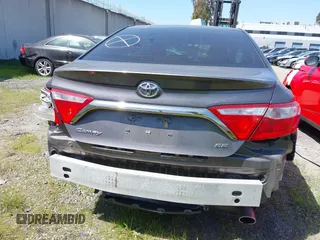 2015 Toyota Camry XLE z VIN 4T1BF1FK3FU960674, wystawiony jako IAAI lot #41721182 z przebiegiem 96 300 mil mil oraz . Historia ofert i sprzedaży dostępna na DreamBid. Obrazek 17.