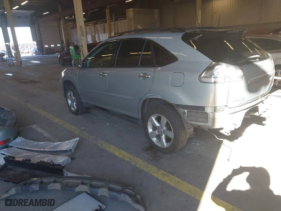 2005 Lexus RX 330 with VIN 2T2HA31U85C050351, listed as a IAAI auction lot 41517285 with 202,827 mi miles. Bid and sale history available at carsss.com. Image 3.