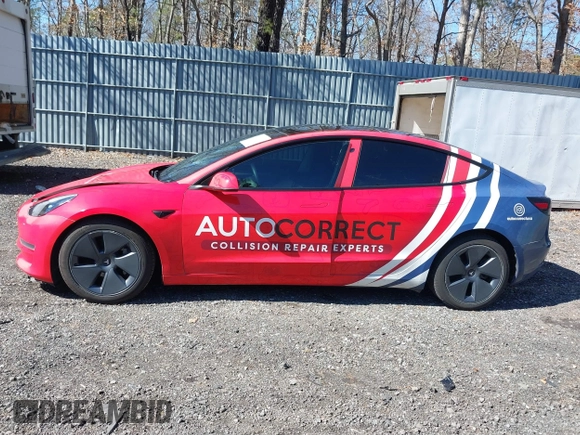 2022 Tesla Model 3 with VIN 5YJ3E1EA5NF168201, listed as a IAAI auction lot 41855273 with 31,393 mi miles and . Bid and sale history available at DreamBid. Image 14.