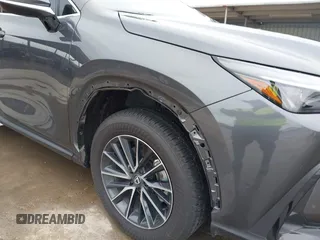 2024 Lexus NX 250 Premium z VIN 2T2GDCAZ7RC015465, wystawiony jako IAAI lot #42171196 z przebiegiem 14 322 mil mil oraz . Historia ofert i sprzedaży dostępna na DreamBid. Obrazek 6.