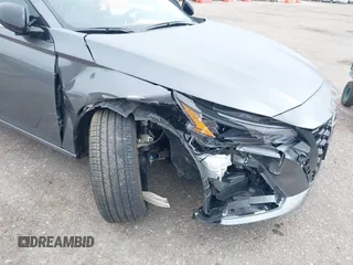 2025 Nissan Altima SR with VIN 1N4BL4CV1SN308742, listed as a IAAI auction lot 41808388 with Not Provided miles and . Bid and sale history available at DreamBid. Image 6.