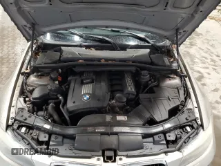 2011 BMW 3 Series 328i xDrive z VIN WBAPK5C53BA994635, wystawiony jako Copart lot #50235645 z przebiegiem 107 780 mil mil oraz Nie do naprawy • Non repairable. Historia ofert i sprzedaży dostępna na DreamBid. Obrazek 11.