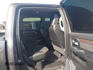 2020 Ram 2500 Laramie z VIN 3C6UR5FL0LG230960, wystawiony jako IAAI lot #42029886 z przebiegiem 61 544 mil mil oraz . Historia ofert i sprzedaży dostępna na DreamBid. Obrazek 8.