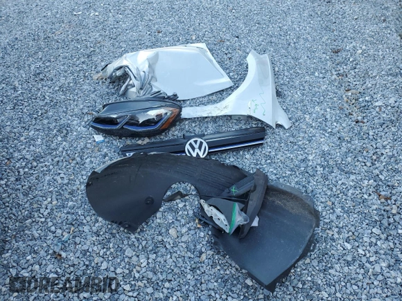 2019 Volkswagen Golf SEL Premium with VIN WVWPR7AU1KW907824, listed as a Copart auction lot 83058704 with 23,688 mi miles and Salvage title. Bid and sale history available at DreamBid. Image 12.