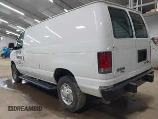 2014 Ford Econoline Cargo Commercial z VIN 1FTNE2EW8EDB01271, wystawiony jako IAAI lot #42211279 z przebiegiem 109 993 mil mil oraz . Historia ofert i sprzedaży dostępna na DreamBid. Obrazek 3.