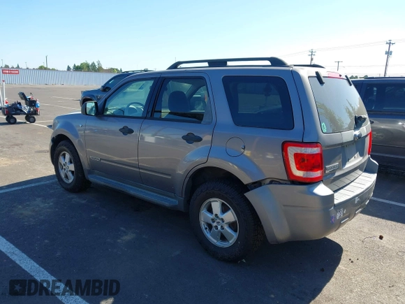 2008 Ford Escape XLT z VIN 1FMCU03198KC06063, wystawiony jako IAAI lot #42672886 z przebiegiem 124 878 mil mil oraz . Historia ofert i sprzedaży dostępna na DreamBid. Obrazek 3.