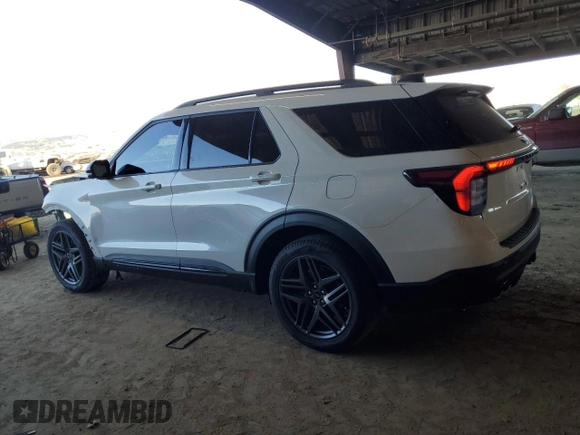 2025 Ford Explorer ST with VIN 1FMWK8GC4SGA05579, listed as a Copart auction lot 43084405 with 3,548 mi miles and Salvage Title. Bid and sale history available at carsss.com. Image 2.