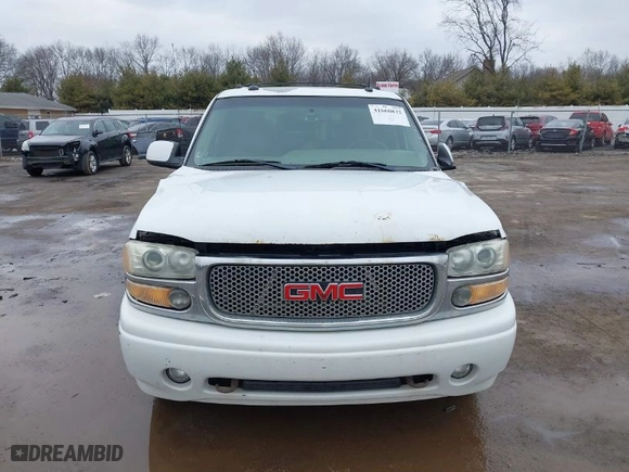 2003 GMC Yukon XL Denali with VIN 1GKFK66U93J235985, listed as a IAAI auction lot 41660832 with NaN miles. Bid and sale history available at carsss.com. Image 13.