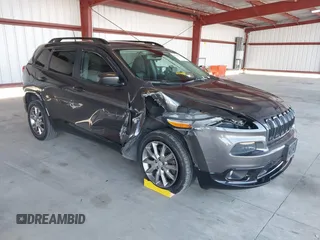 2018 Jeep Cherokee Latitude with VIN 1C4PJLCB2JD587970, listed as a IAAI auction lot 41407591 with 39,466 mi miles. Bid and sale history available at carsss.com. Image 1.
