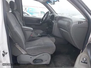 2004 Chevrolet TrailBlazer LT with VIN 1GNDT13S242213397, listed as a IAAI auction lot 41497865 with 196,901 mi miles. Bid and sale history available at carsss.com. Image 5.
