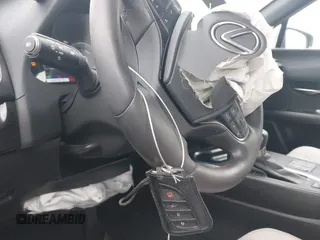 2023 Lexus UX 250h Premium с VIN JTHP6JBH5P2153167, выставлен на аукционе IAAI как лот 41432919 с пробегом 20 608 миль миль и . История ставок и продаж доступна на DreamBid. Изображение 11.