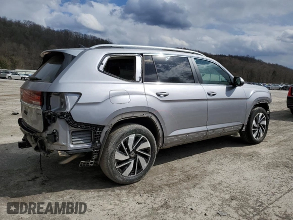 2024 Volkswagen Atlas SEL with VIN 1V2BR2CA9RC610293, listed as a Copart auction lot 50202415 with 4,378 mi miles and Salvage title. Bid and sale history available at DreamBid. Image 3.
