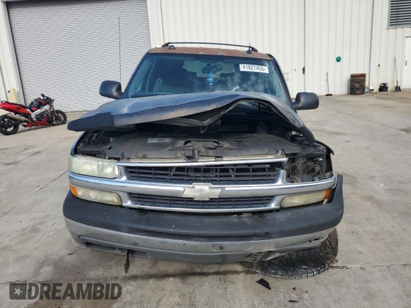 2004 Chevrolet Suburban LS with VIN 1GNEC16Z34J155951, listed as a Copart auction lot 41827455 with 239,565 mi miles and Salvage Title. Bid and sale history available at carsss.com. Image 5.